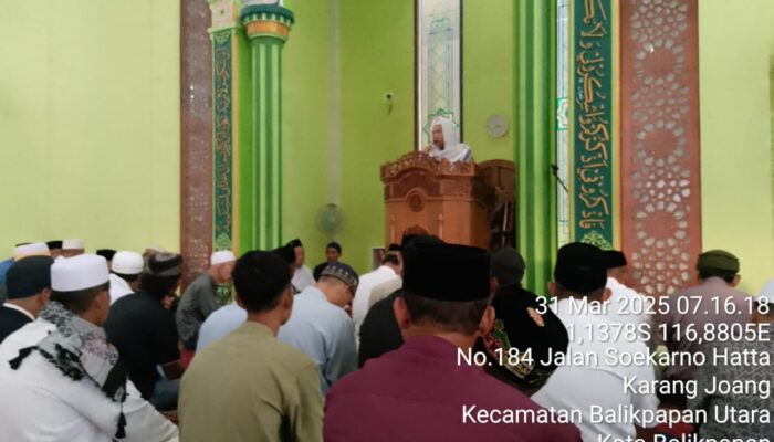 Shalat Idul Fitri di Masjid Jami Nurul A’la Rt.37, Kelurahan Karang Joang, Kecamatan Balikpapan Utara dihadiri ratusan jamaah, 31 Maret 2025
