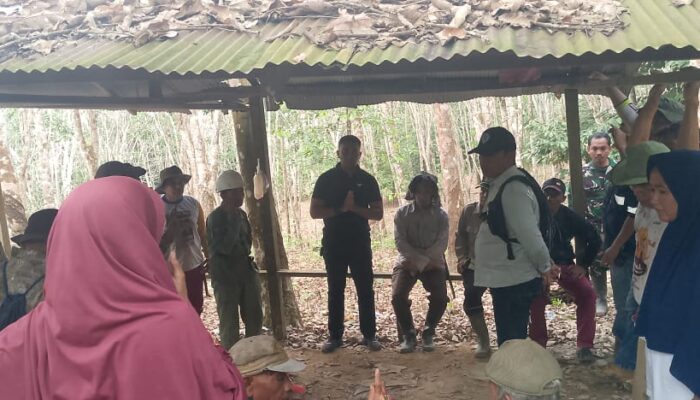 Unjuk Rasa Warga Tani Bhakti Dengan Perusahaan PT. Singlurus Pratama (SGP) Dan PT.Pinggan Wahana Pratama